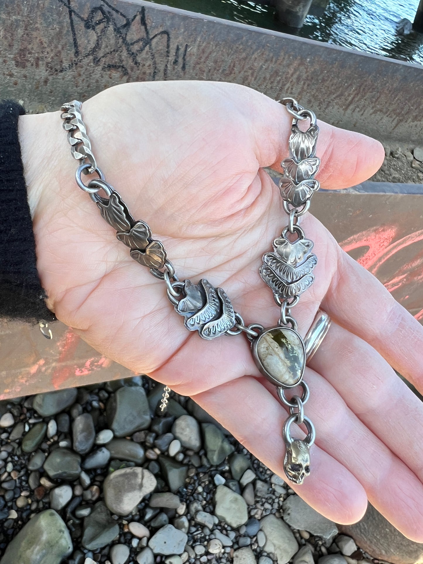 Thick Royston Ribbon Skull Necklace