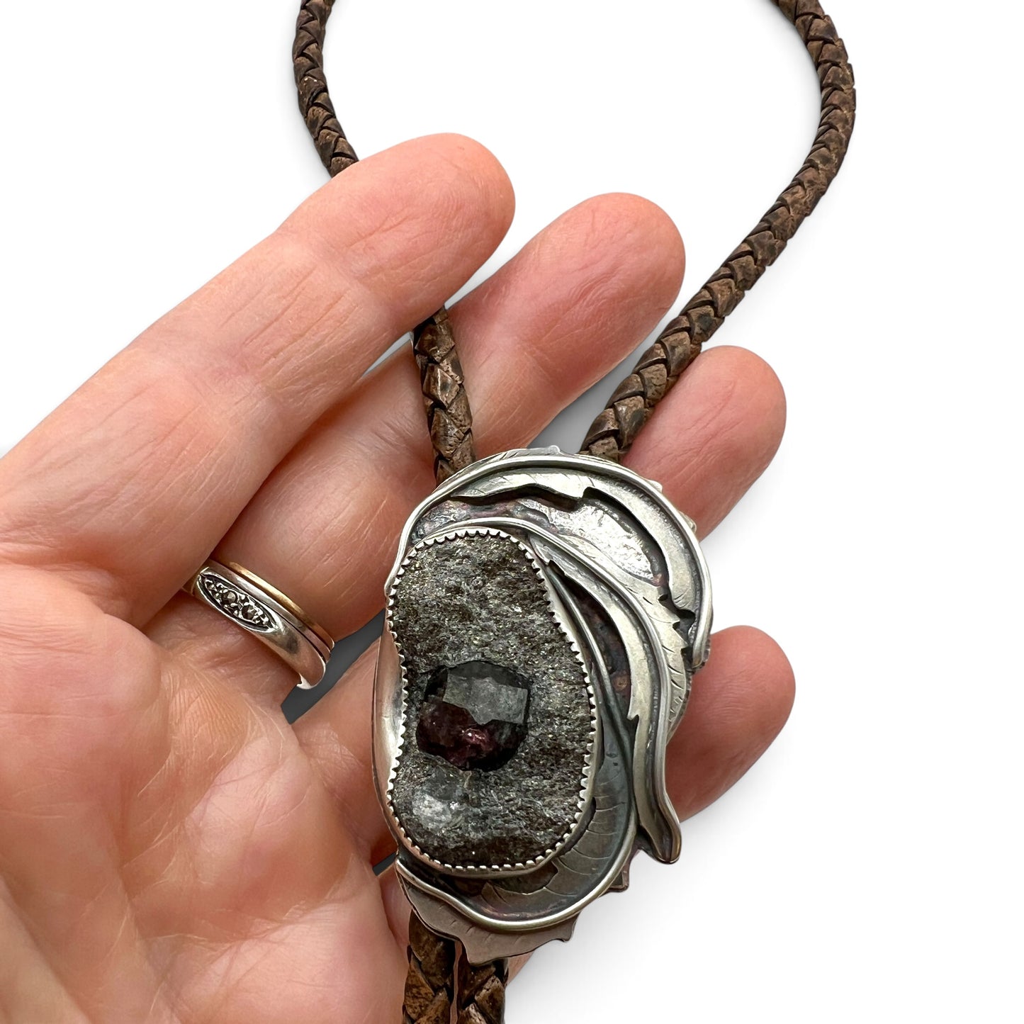 Raw Garnet Rose Parade Bolo