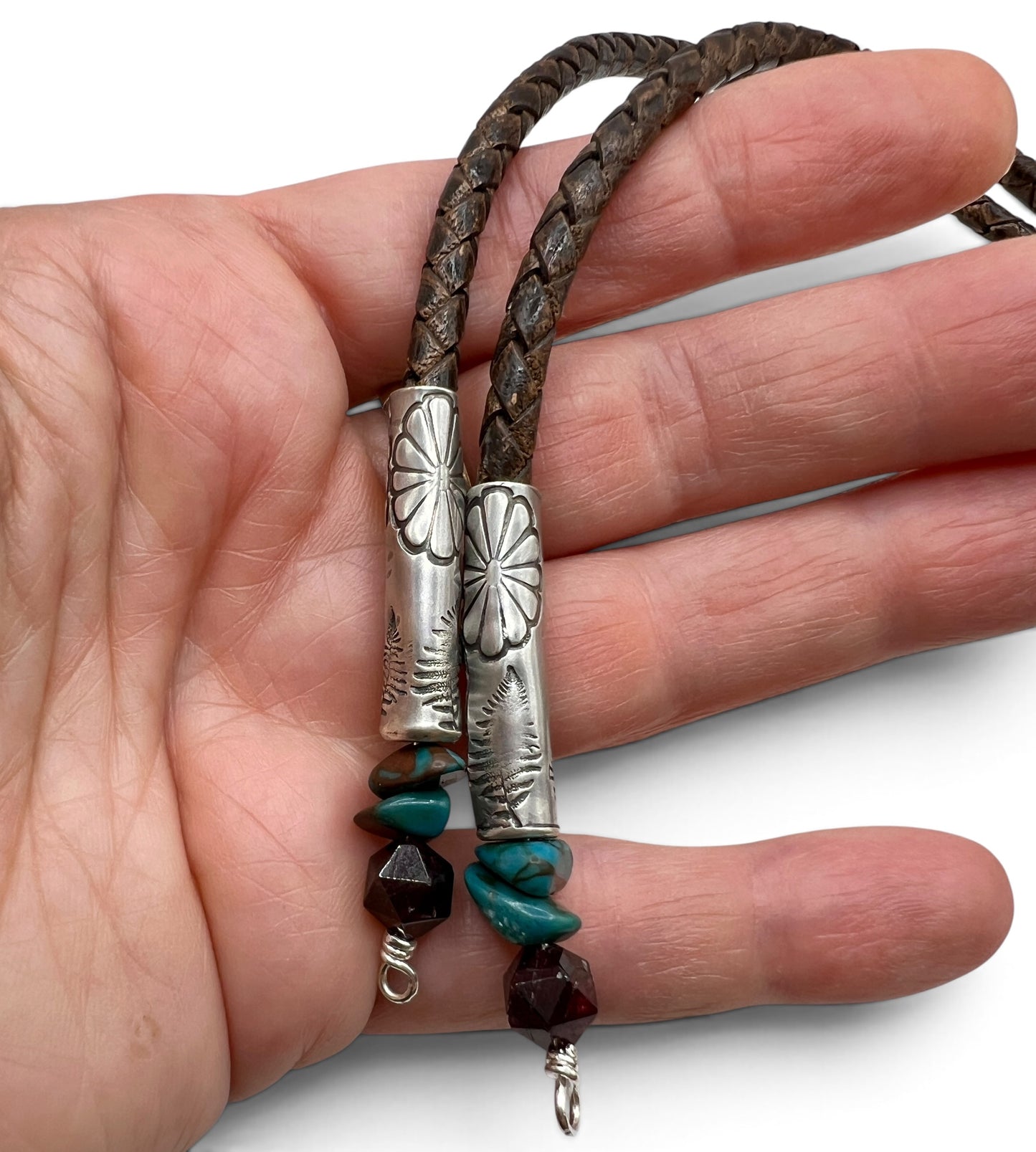 Raw Garnet Rose Parade Bolo