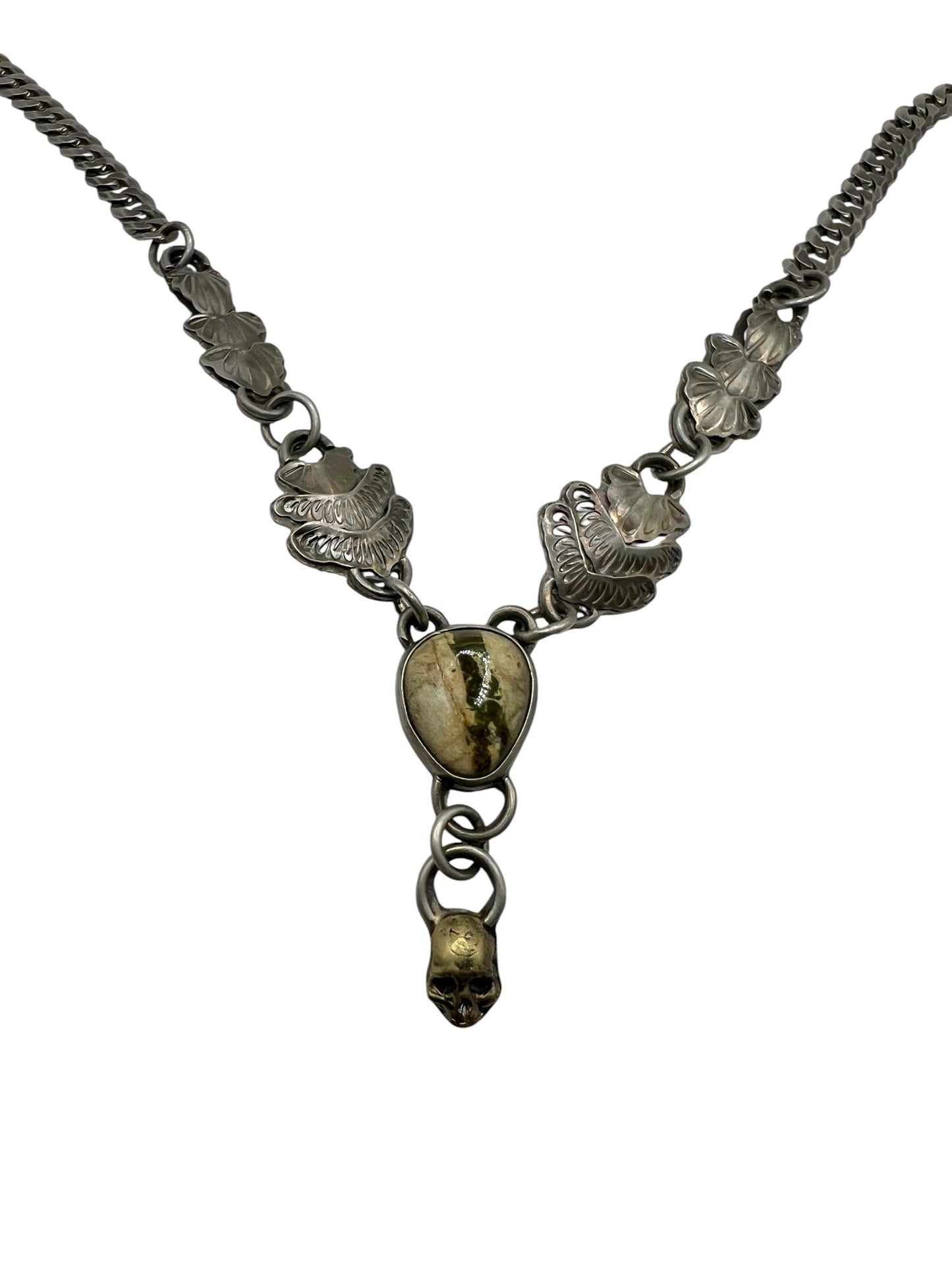 Thick Royston Ribbon Skull Necklace