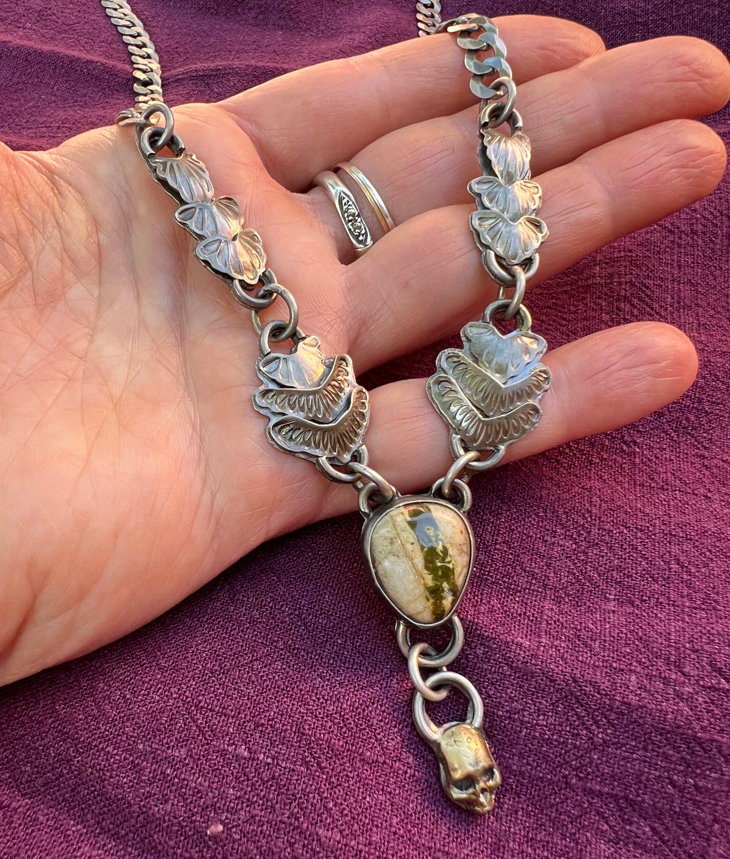 Thick Royston Ribbon Skull Necklace