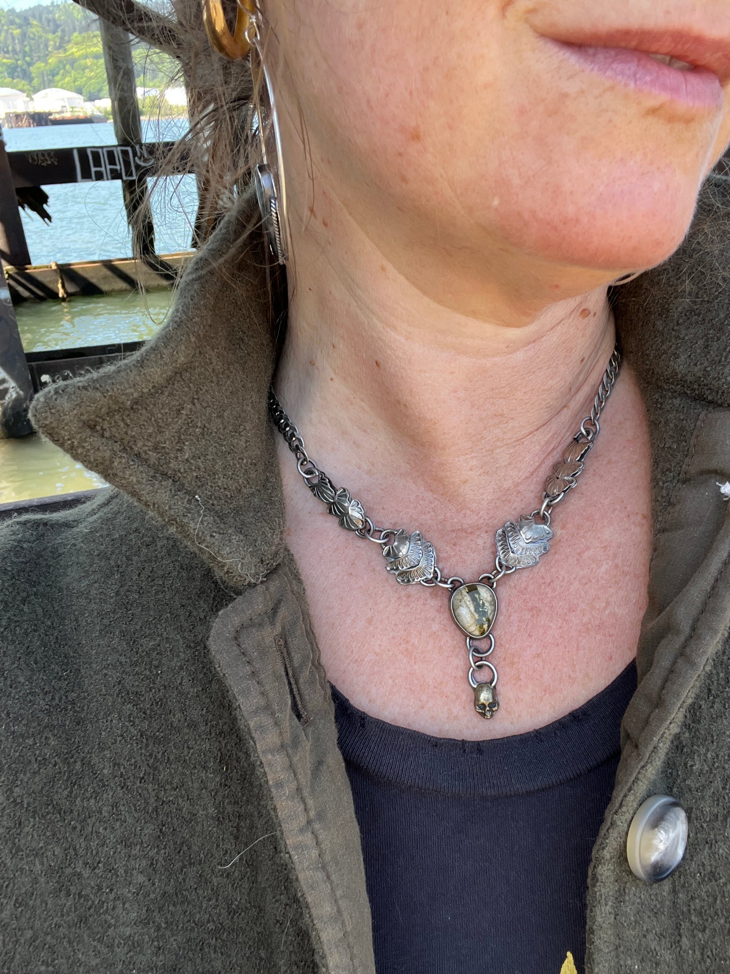 Thick Royston Ribbon Skull Necklace