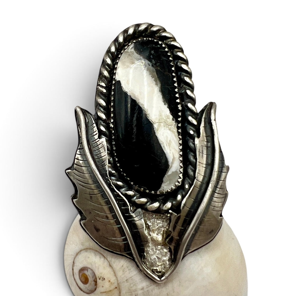 White Buffalo Turquoise Leaves Ring size 6.25